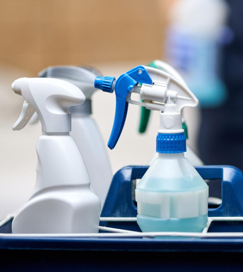 Imagen de productos químicos para limpieza en general